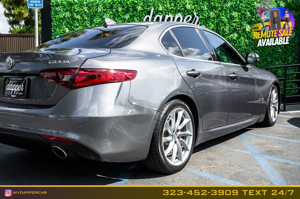 Used 2017 Alfa Romeo Giulia RWD image 6