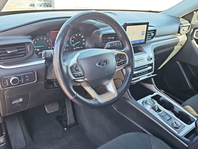 Used 2022 Ford Explorer XLT image 18