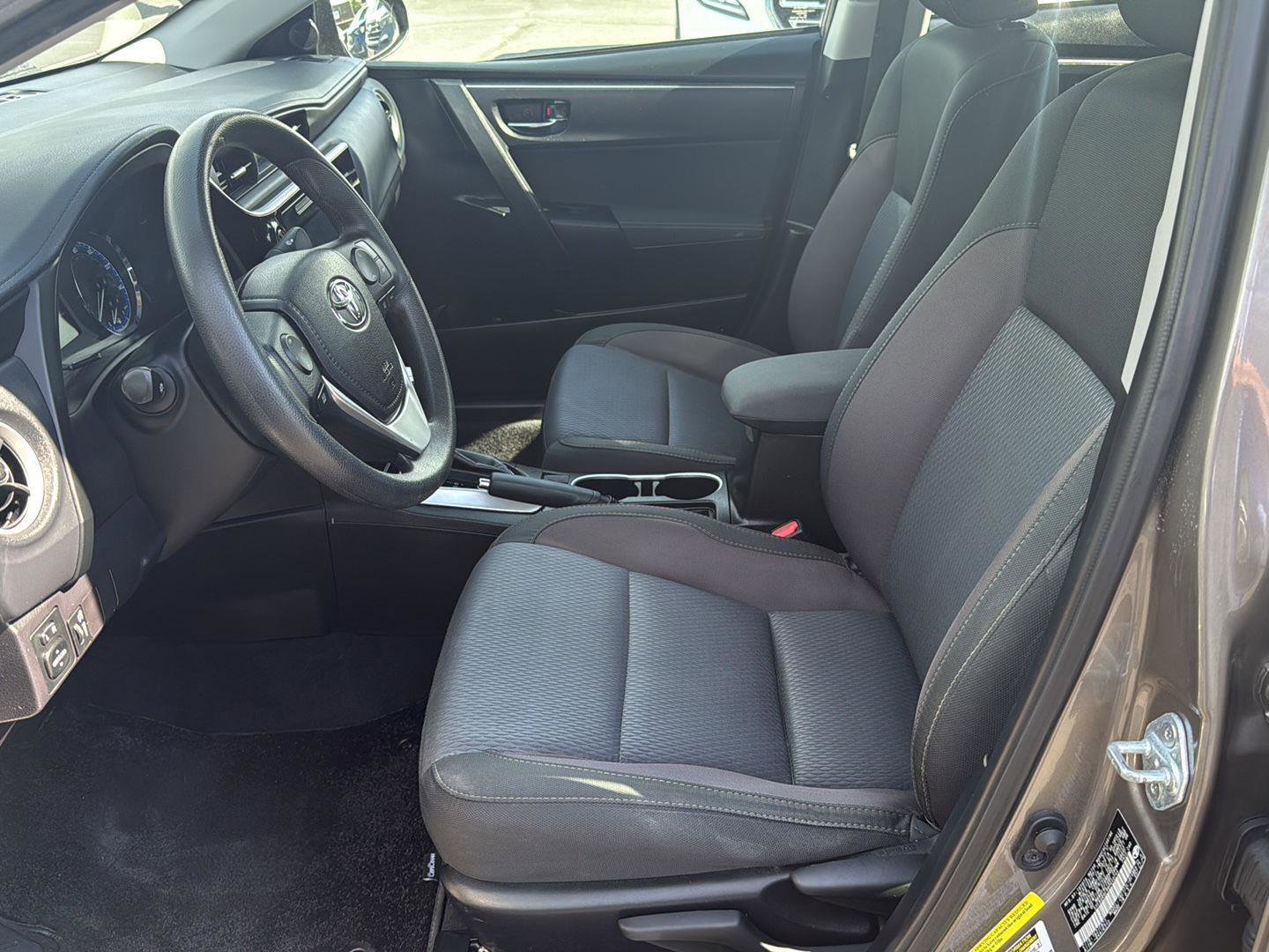 Used 2017 Toyota Corolla LE FWD image 14