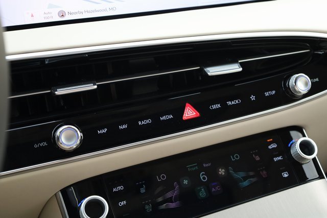 New 2025 Genesis GV80 3.5T Prestige image 18