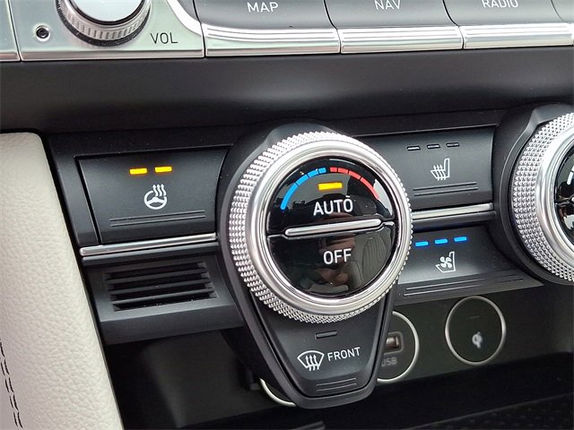 Used 2023 Genesis G70 3.3T w/ Sport Advanced Package image 25