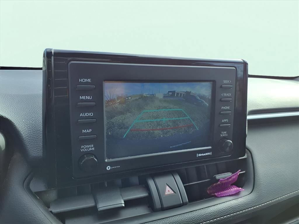 Used 2021 Toyota RAV4 LE image 8