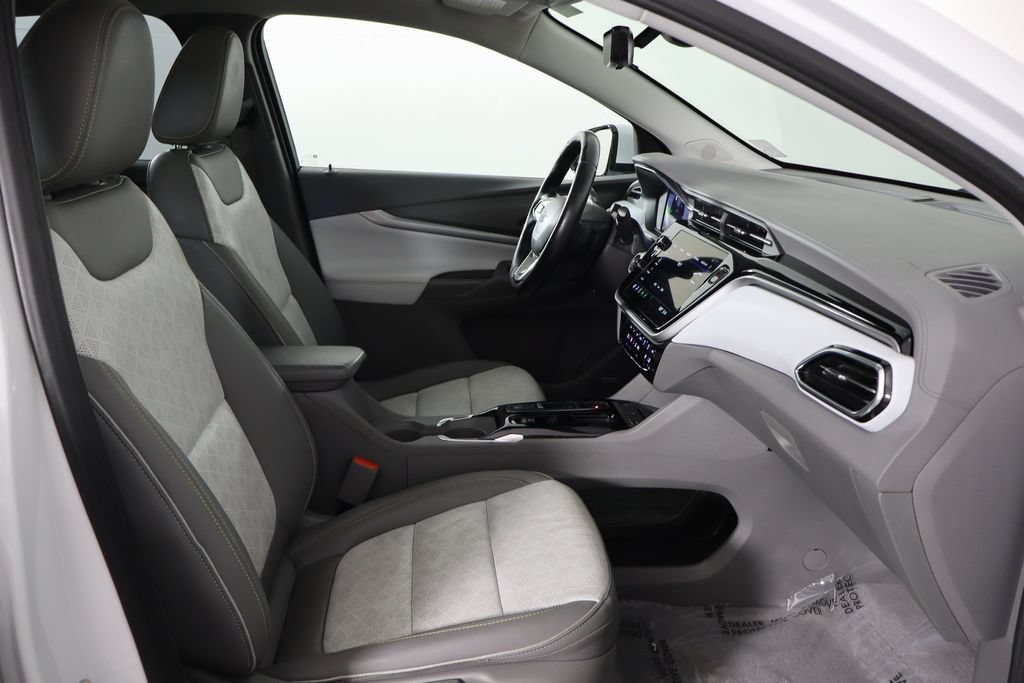 Used 2022 Chevrolet Bolt EUV Premier w/ Sun & Sound Package FWD image 18
