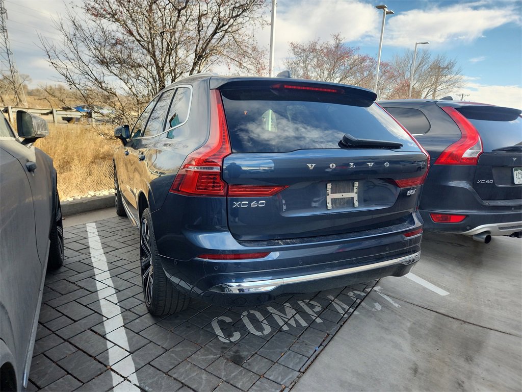 Used 2023 Volvo XC60 B5 Ultimate w/ Climate Package image 4