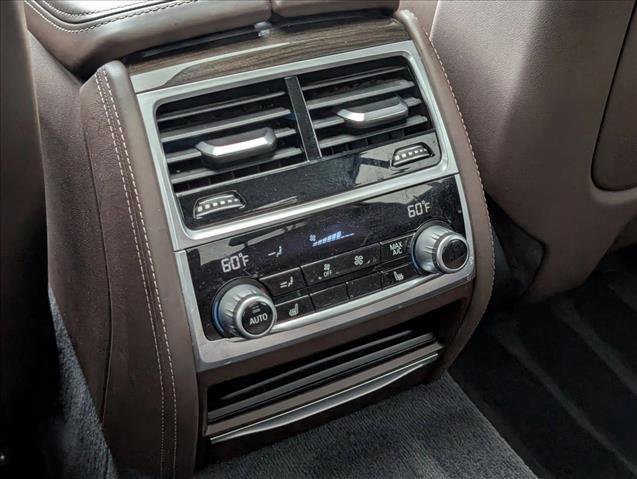Used 2022 BMW 750i xDrive AWD/4WD image 18