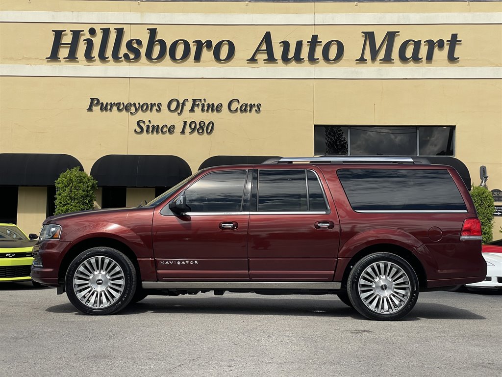 Used 2016 Lincoln Navigator L Reserve AWD/4WD image 4