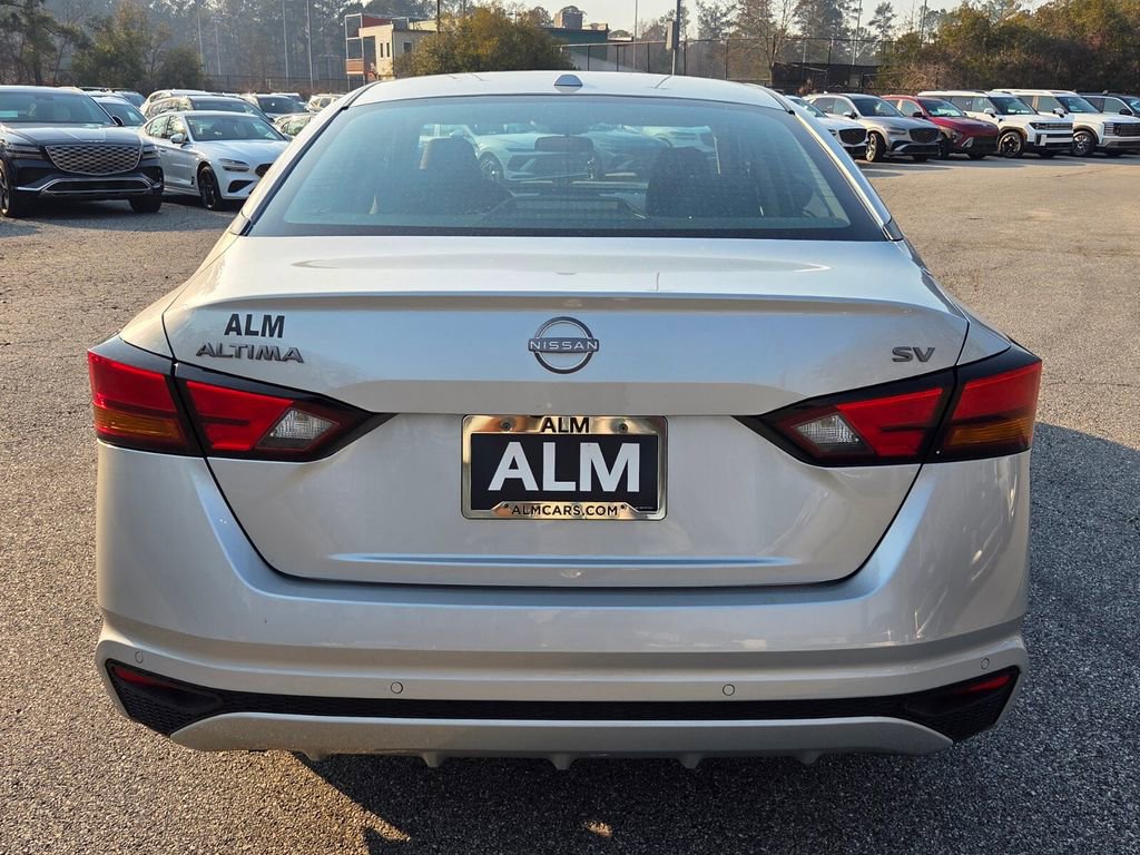 Used 2024 Nissan Altima 2.5 SV image 11