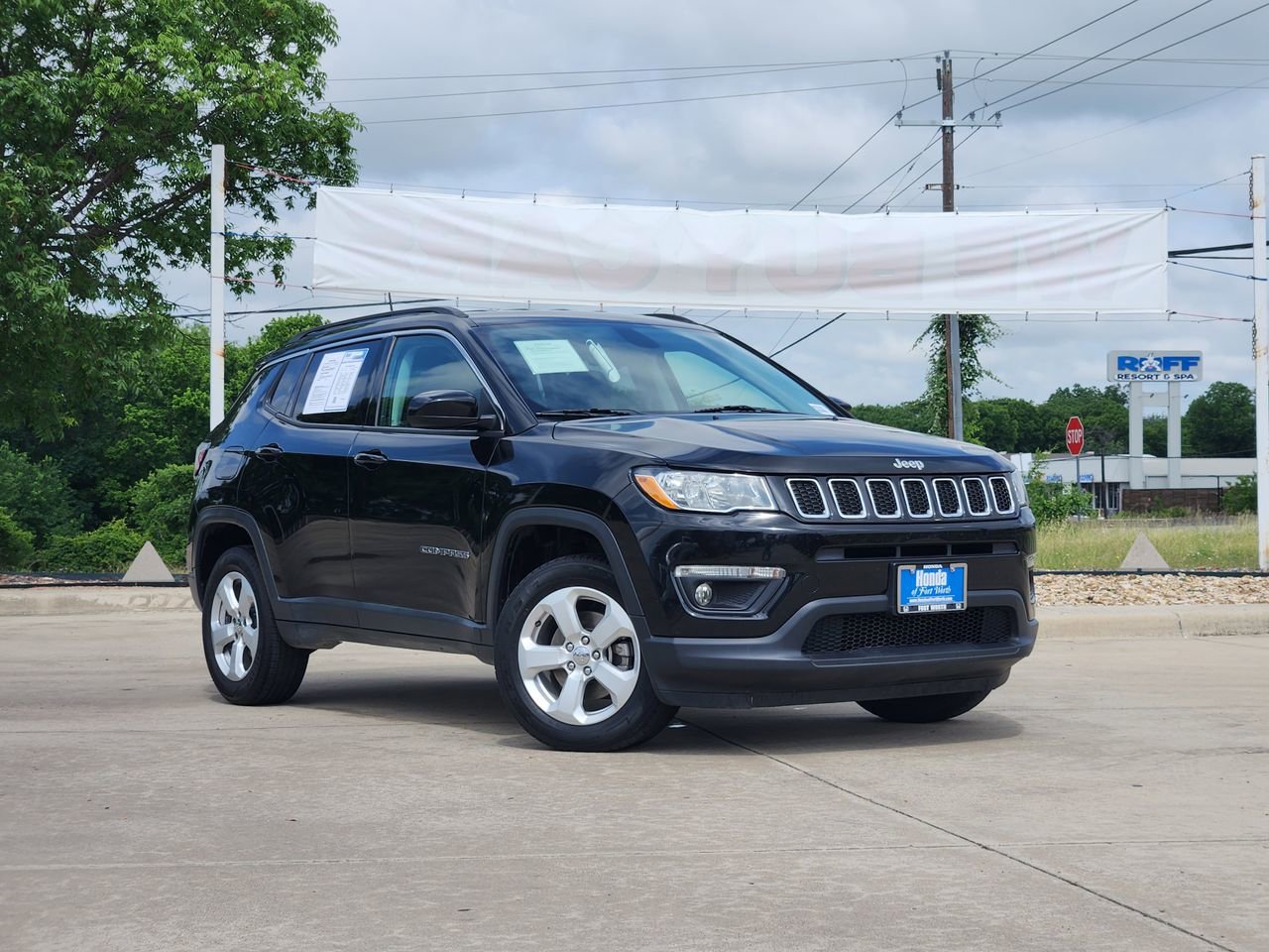Used 2018 Jeep Compass Latitude AWD/4WD image 1