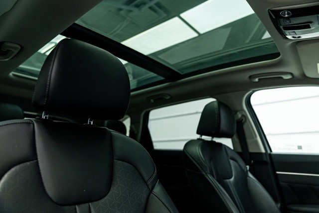 Used 2023 Kia Sorento SX image 18