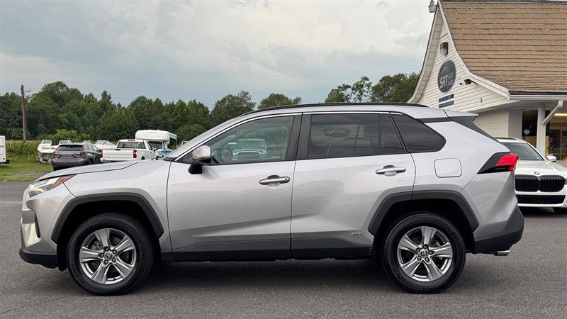 Used 2022 Toyota RAV4 XLE w/ Convenience Package AWD/4WD image 10