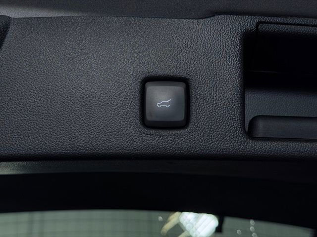 Used 2022 Ford Escape SEL FWD image 12