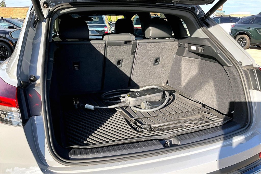 Used 2024 Audi Q4 e-tron Premium Plus AWD/4WD image 33