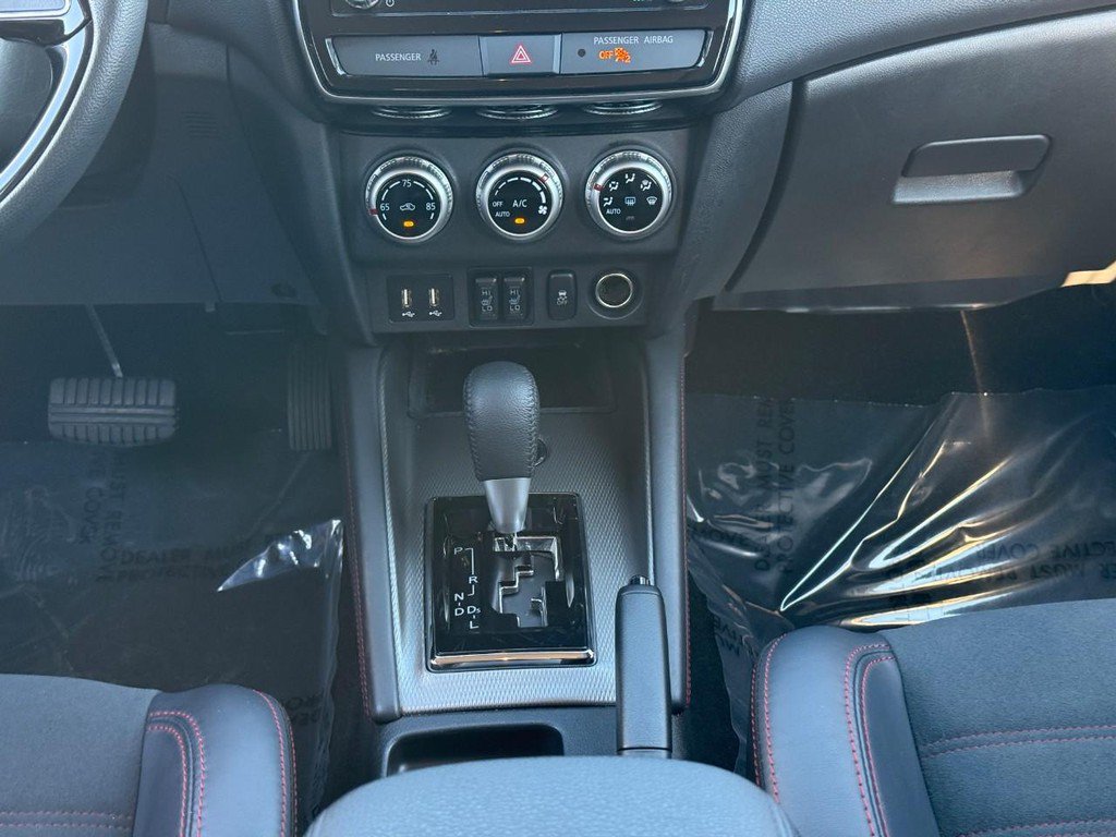 Used 2025 Mitsubishi Outlander Sport AWD image 17