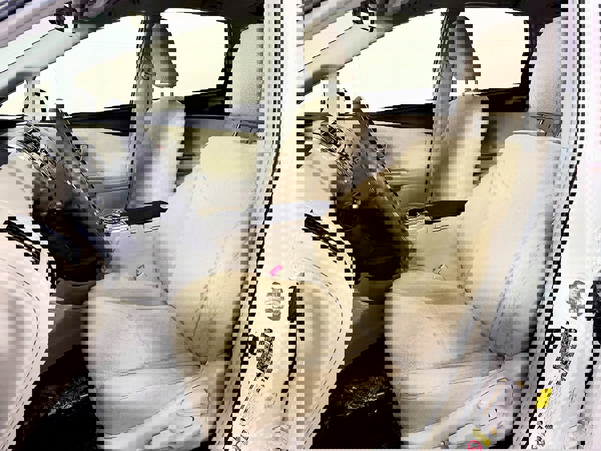 Used 2012 Toyota Prius V Three image 16