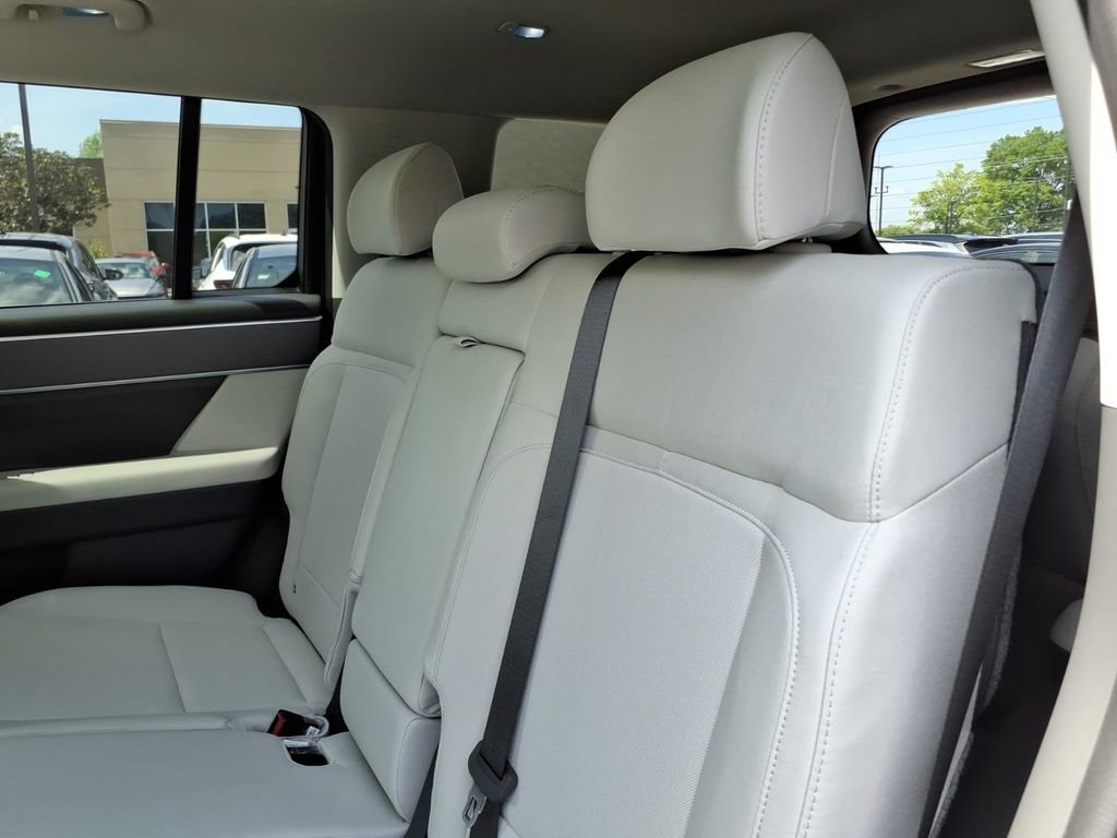 New 2026 Hyundai Santa Fe SE FWD image 11