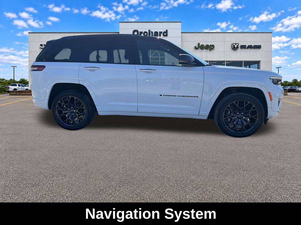 Used 2025 Jeep Grand Cherokee Summit AWD/4WD image 3