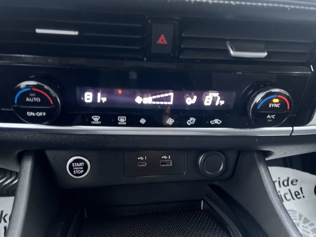 Used 2021 Nissan Rogue SV image 15