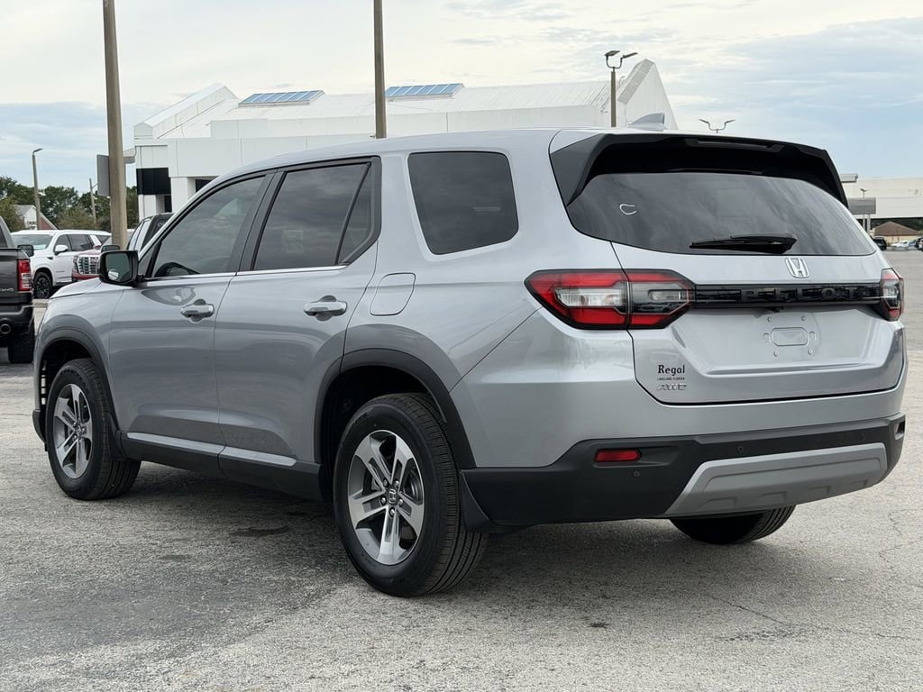 Used 2025 Honda Pilot EX-L image 7