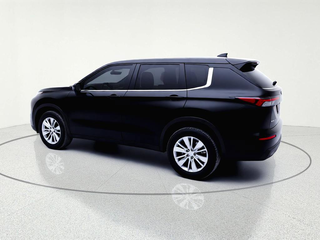 New 2026 Mitsubishi Outlander ES FWD image 4