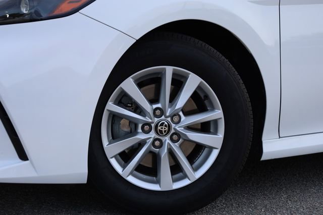 Used 2025 Toyota Camry LE image 3