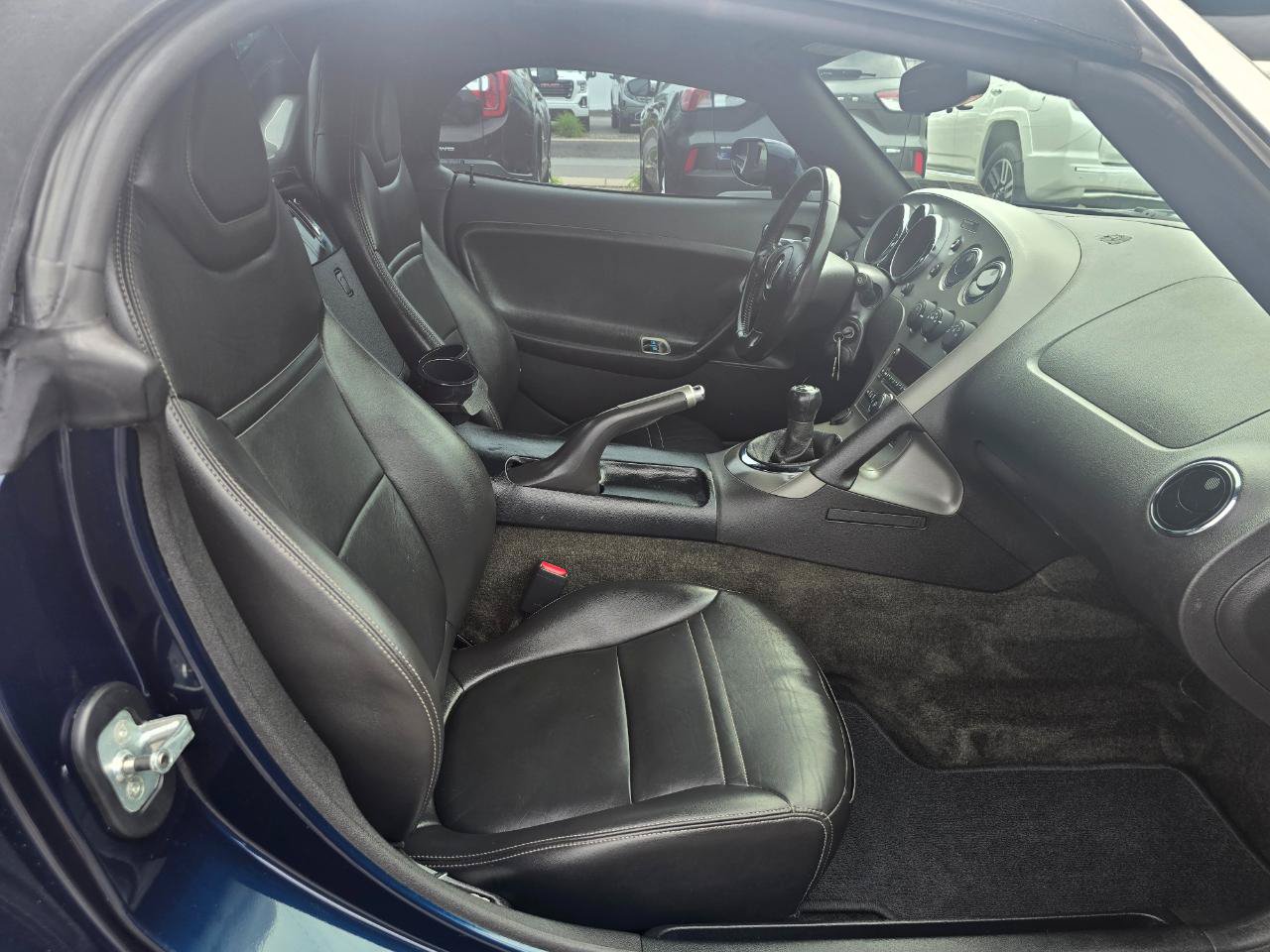 Used 2006 Pontiac Solstice Convertible w/ Premium Package RWD image 11