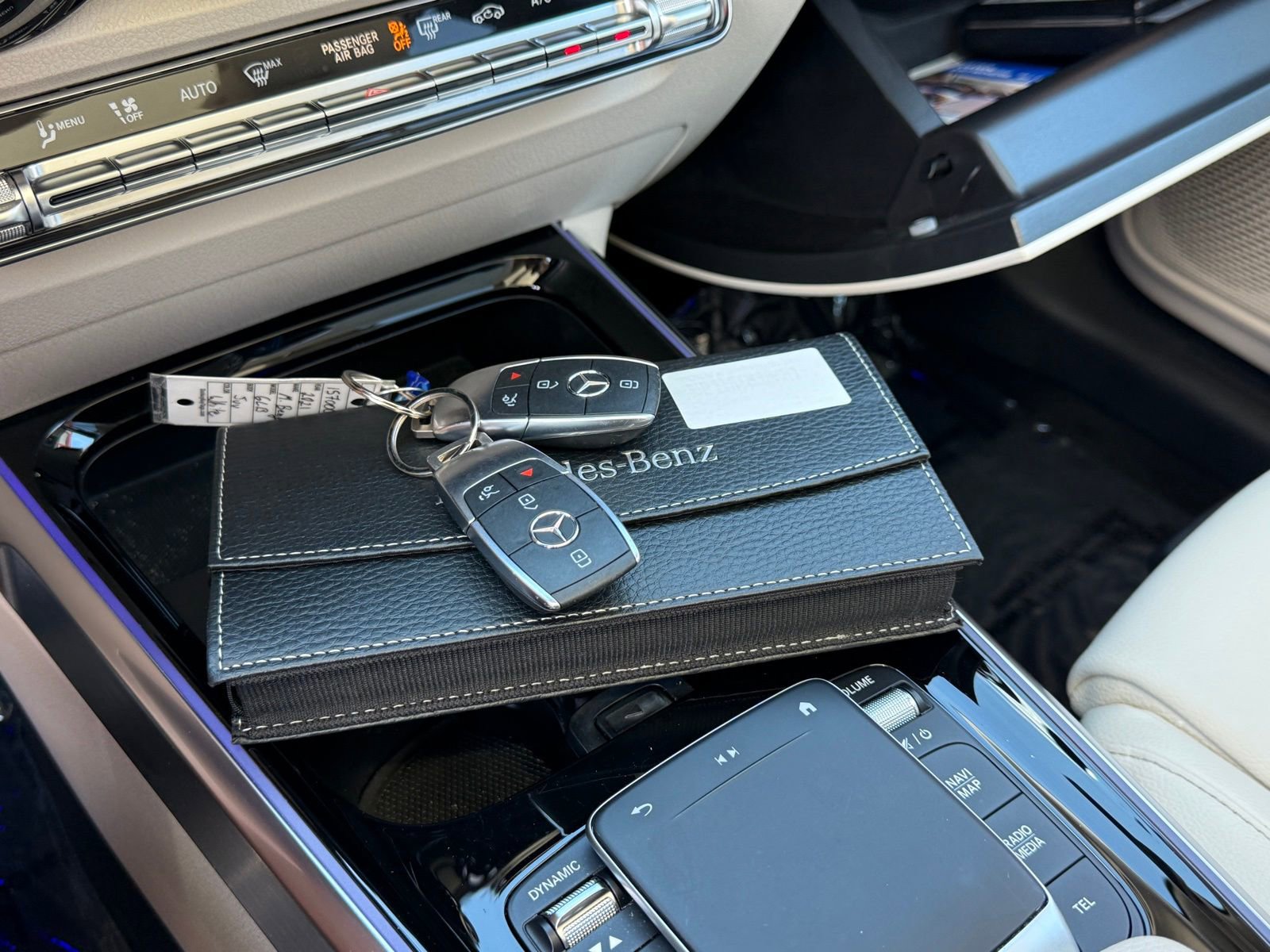 Used 2021 Mercedes-Benz GLB 250 w/ Premium Package image 28