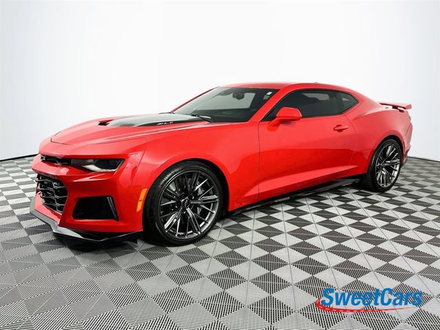Used 2022 Chevrolet Camaro ZL1 RWD image 3
