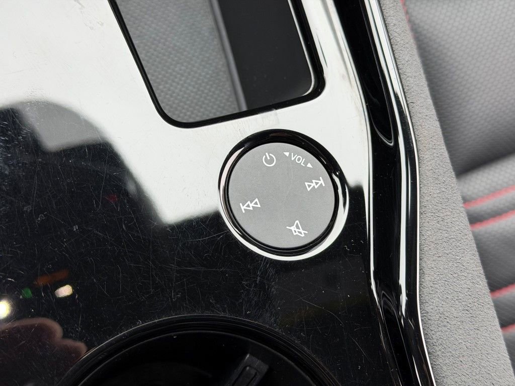 Certified 2022 Audi RS e-tron GT w/ Year 1 Package image 33