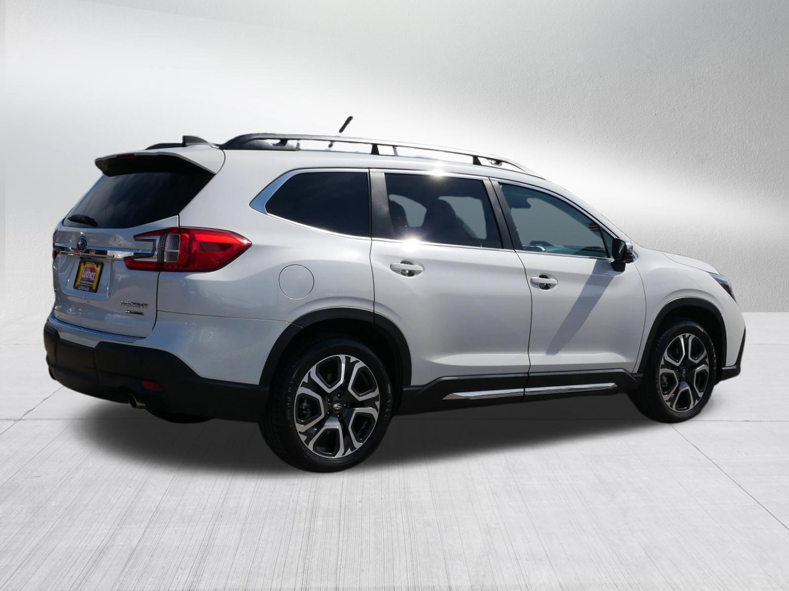 Used 2023 Subaru Ascent Limited w/ Technology Package image 7