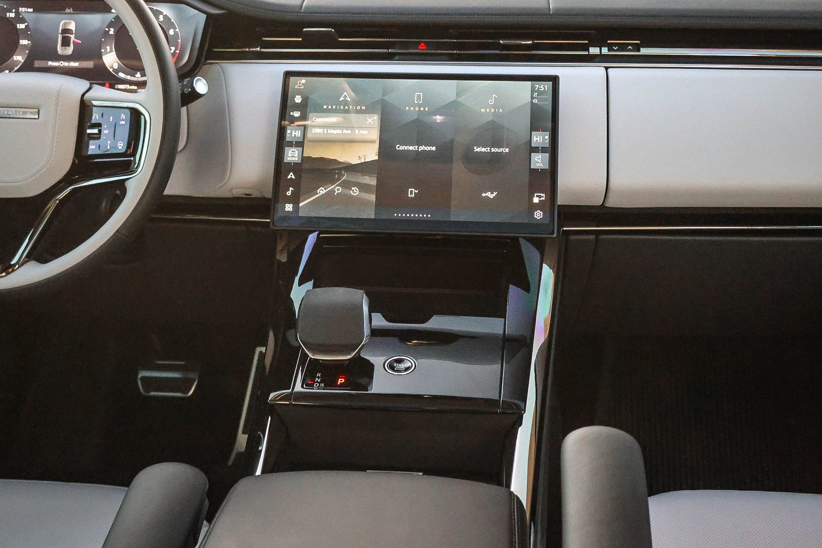 Used 2025 Land Rover Range Rover Sport Dynamic SE image 23