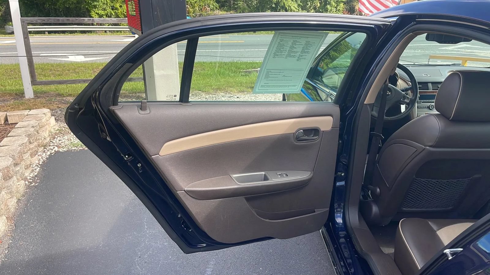 Used 2008 Chevrolet Malibu LTZ FWD image 9