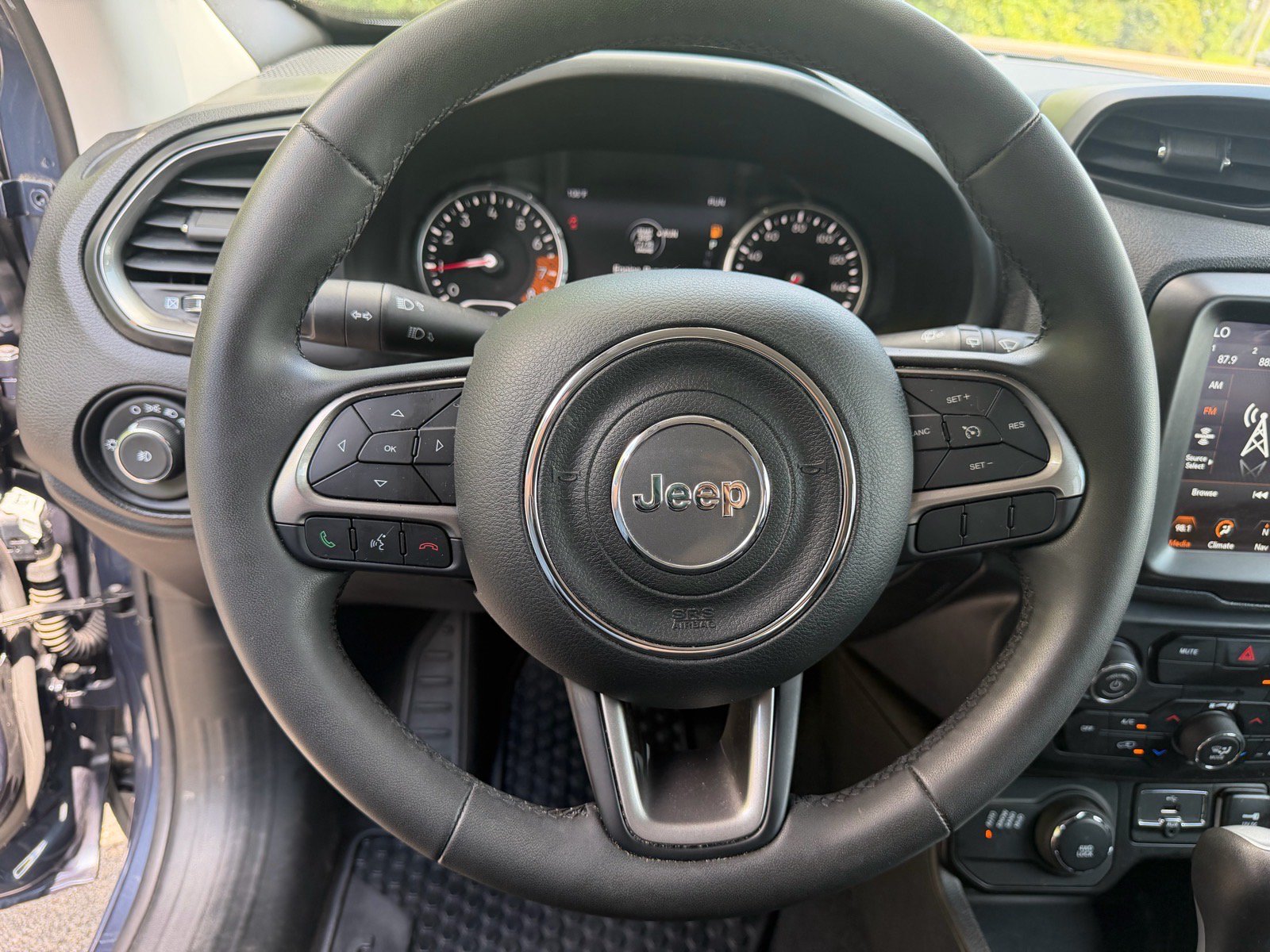 Used 2022 Jeep Renegade Latitude AWD/4WD image 31