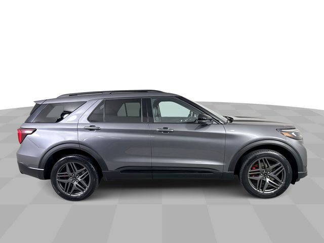 Used 2025 Ford Explorer ST-Line w/ ST-Line Street Pack AWD/4WD image 9