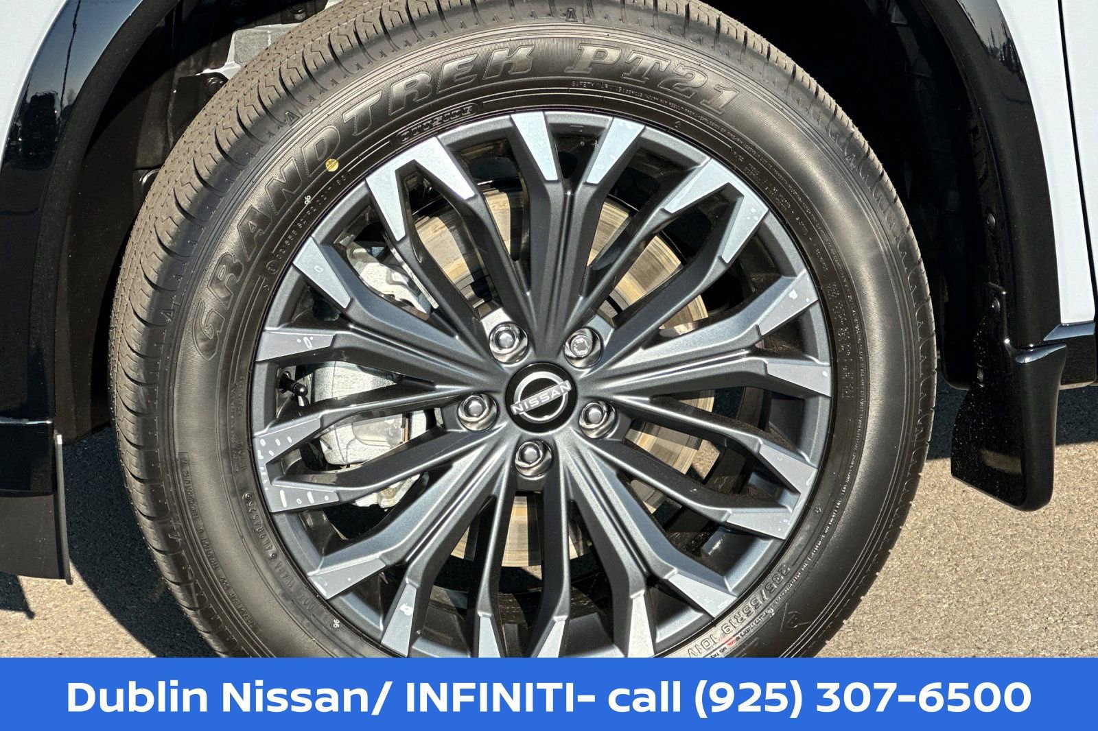 New 2026 Nissan Rogue Platinum w/ Tech Package AWD/4WD image 32