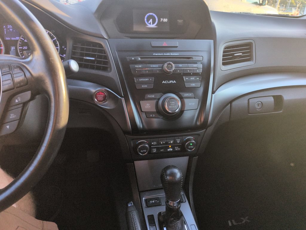 Used 2013 Acura ILX w/ Premium Package FWD image 18