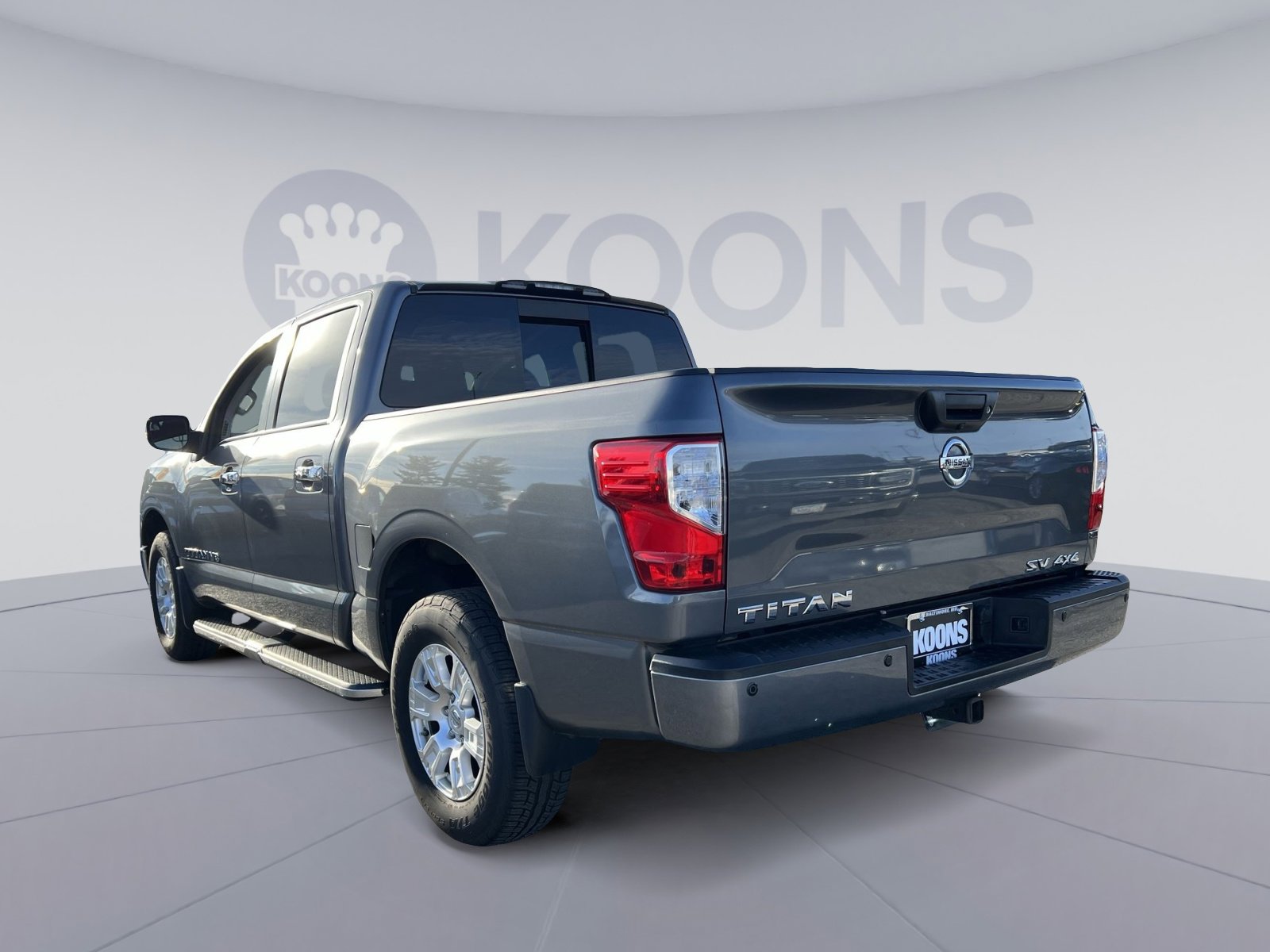 Used 2019 Nissan Titan SV w/ SV Convenience Package image 4