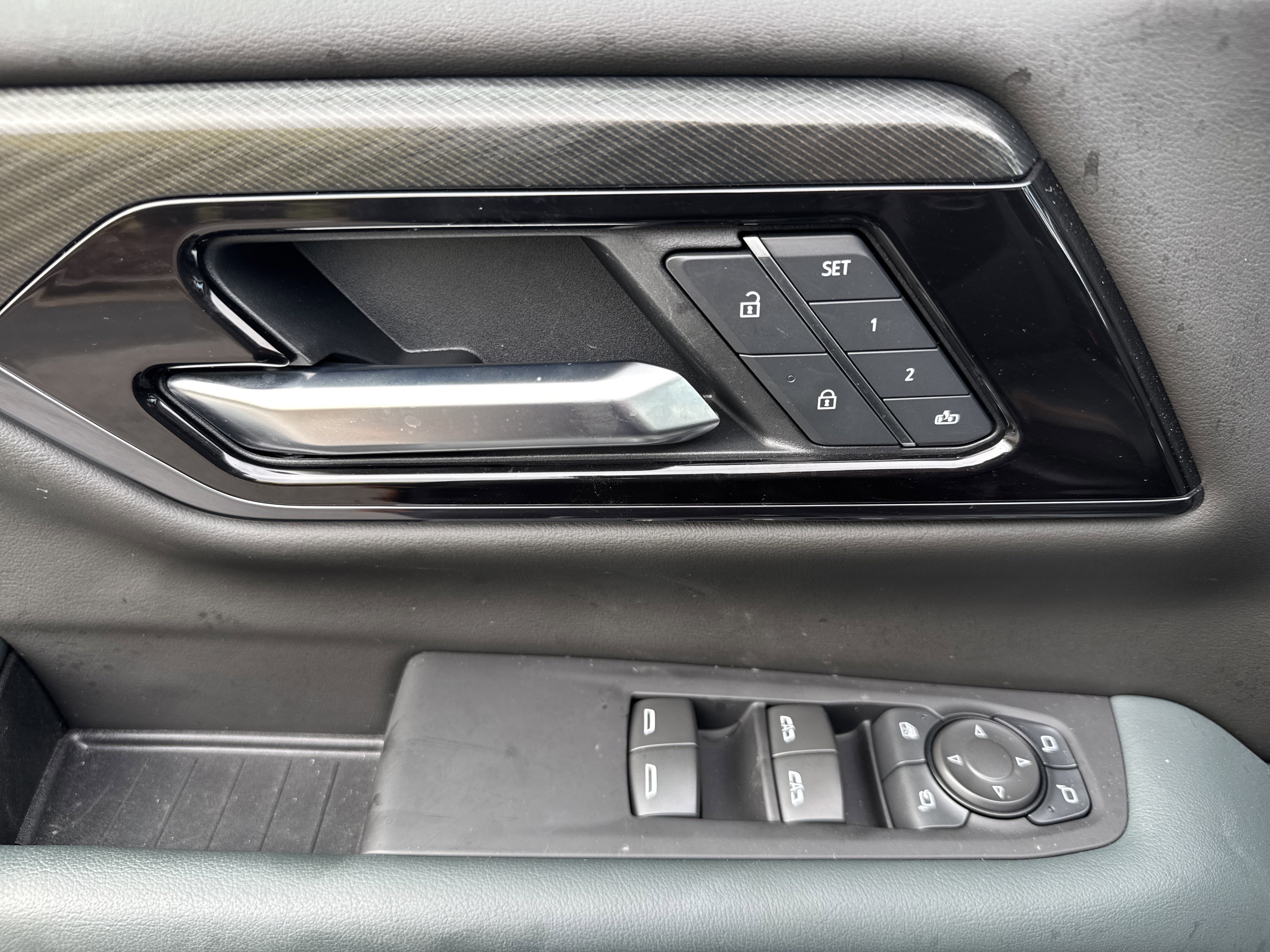 Used 2025 GMC Yukon AT4 w/ AT4 Premium Package image 15