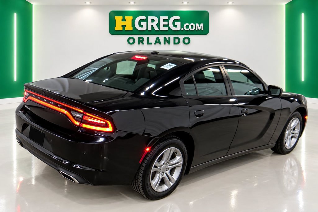 Used 2020 Dodge Charger SXT w/ Leather Interior Group RWD image 6