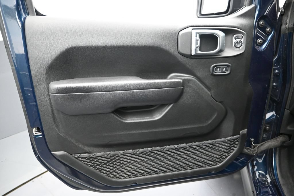Used 2025 Jeep Gladiator Sport AWD/4WD image 12