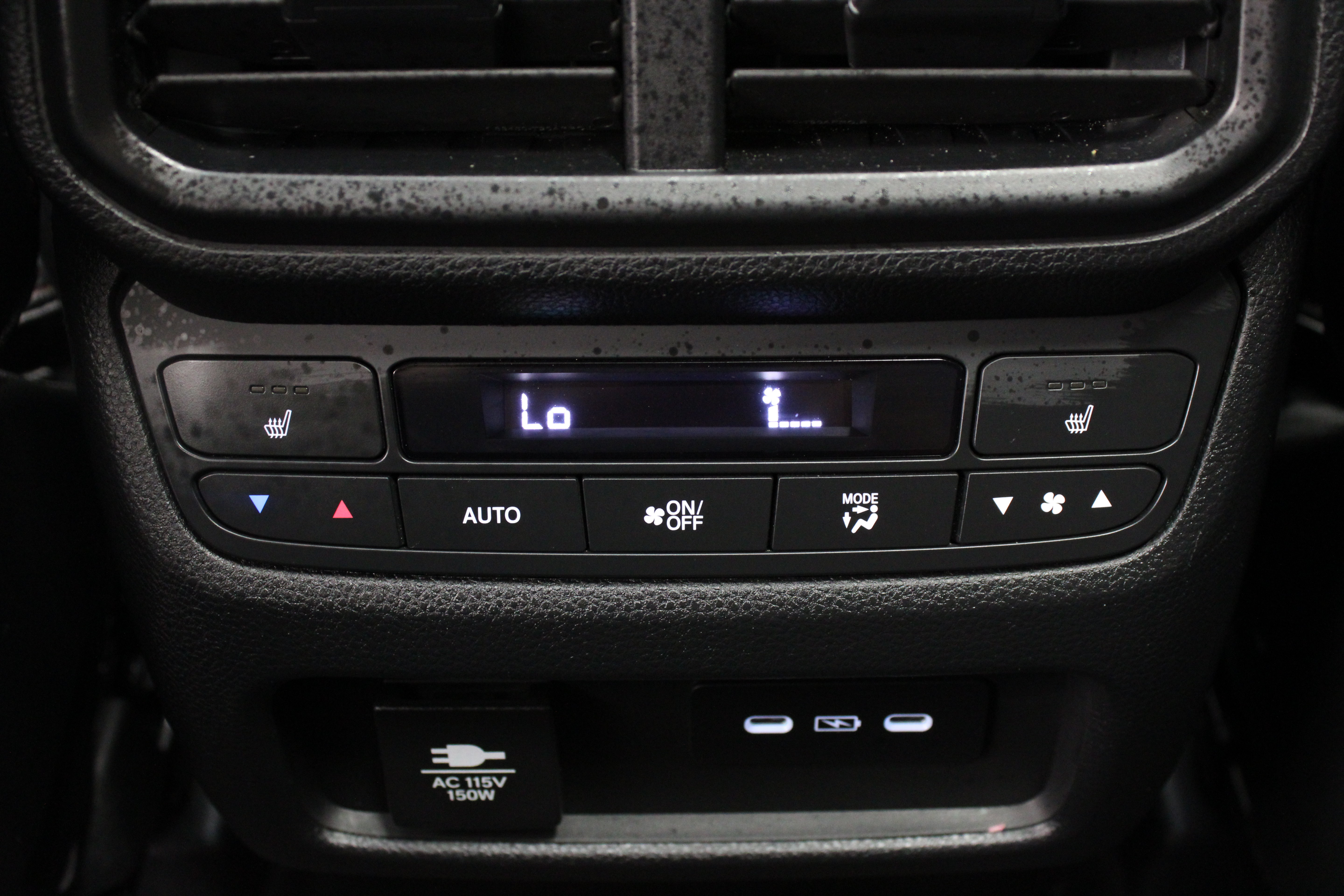 Used 2025 Honda Pilot Black Edition image 32