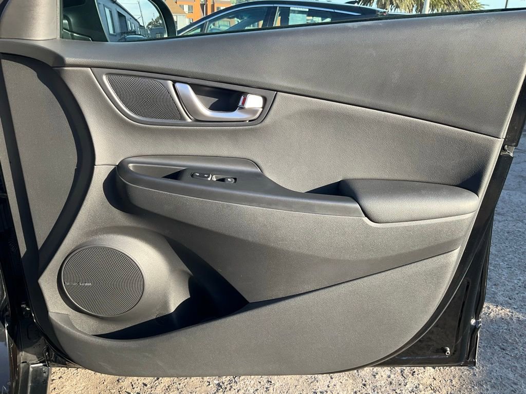Used 2022 Hyundai Kona Limited w/ Cargo Package image 67