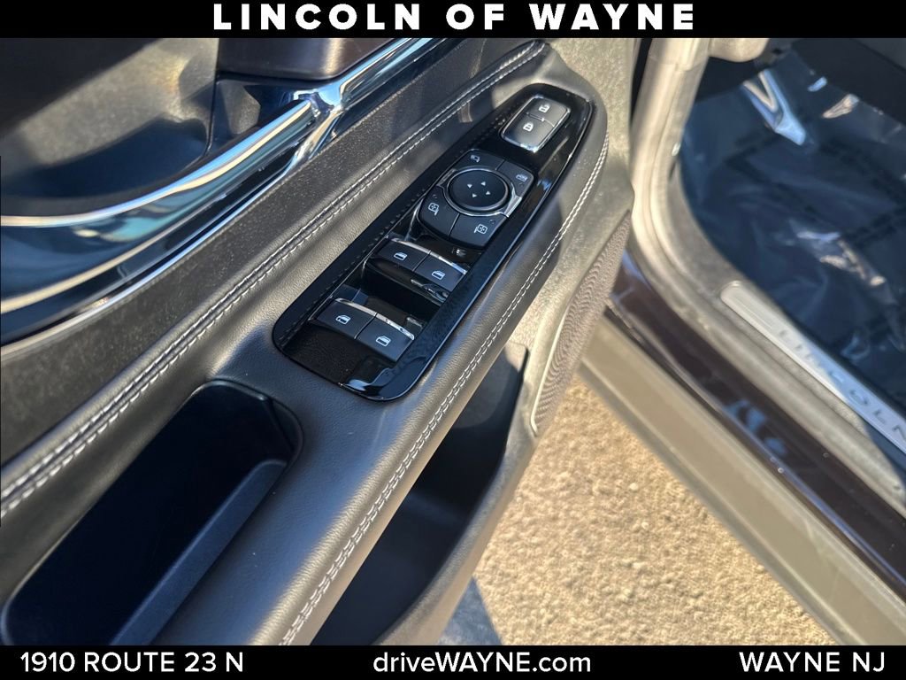 Certified 2023 Lincoln Corsair AWD w/ Equipment Group 101A image 13