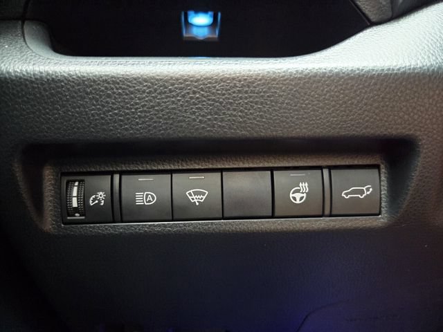Used 2020 Toyota RAV4 XSE AWD/4WD image 19