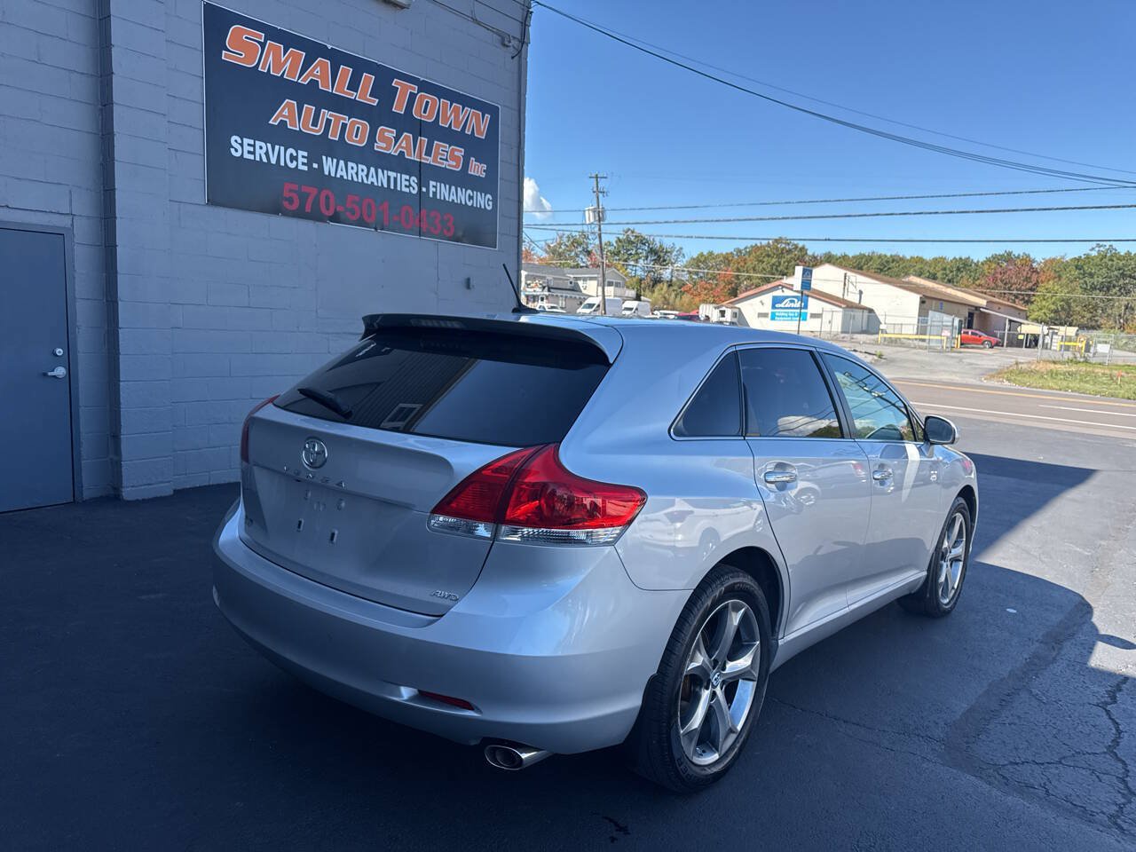 Used 2011 Toyota Venza AWD w/ Comfort Pkg image 9