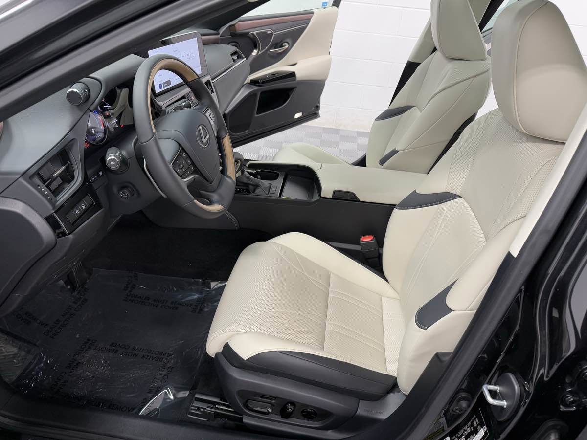 Used 2025 Lexus ES 350 Ultra Luxury image 12
