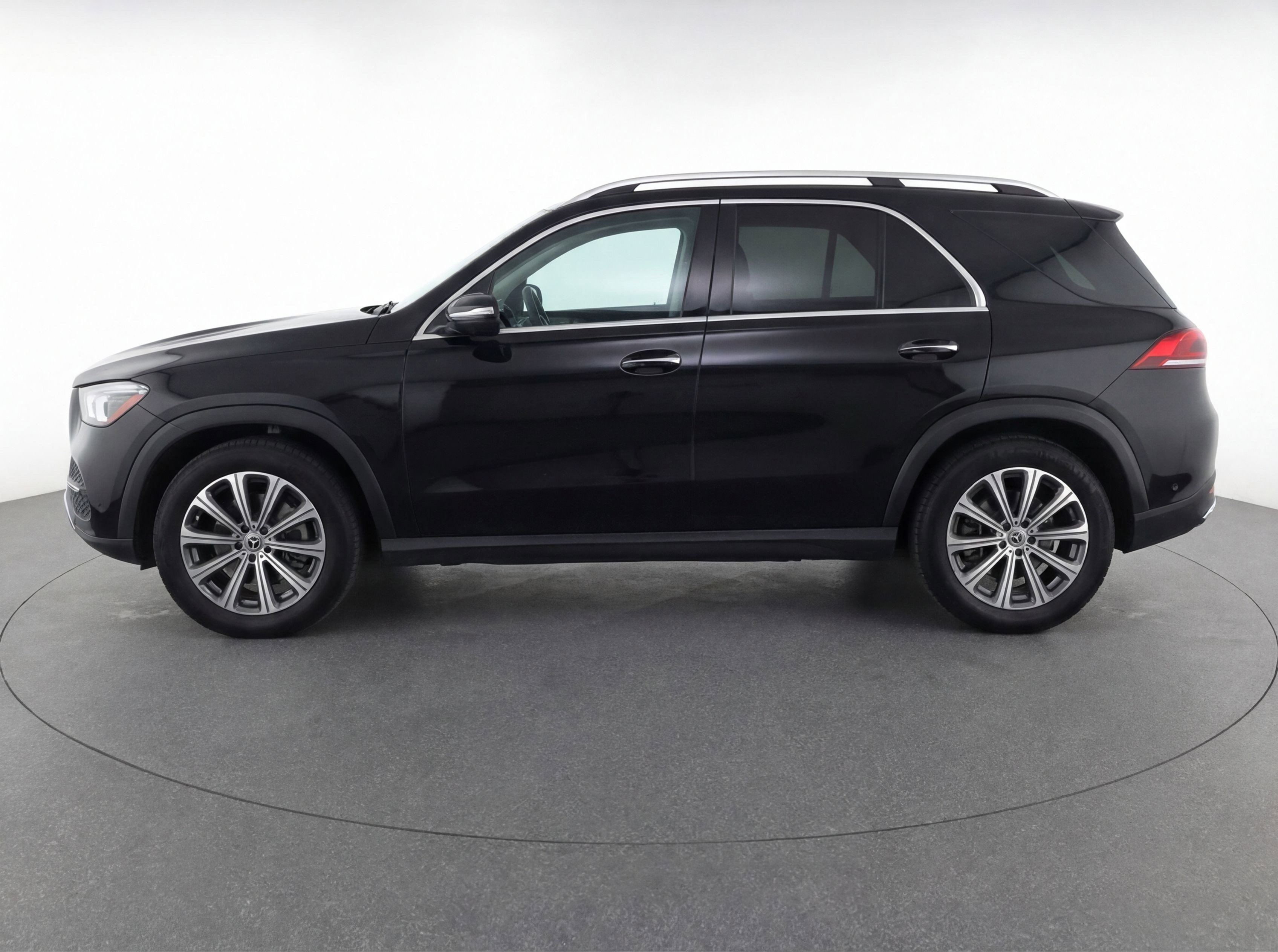 Used 2024 Mercedes-Benz GLC 300 4MATIC image 5