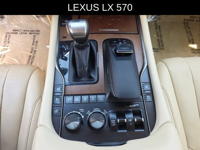 Used 2021 Lexus LX 570 4WD w/ Luxury Package image 26