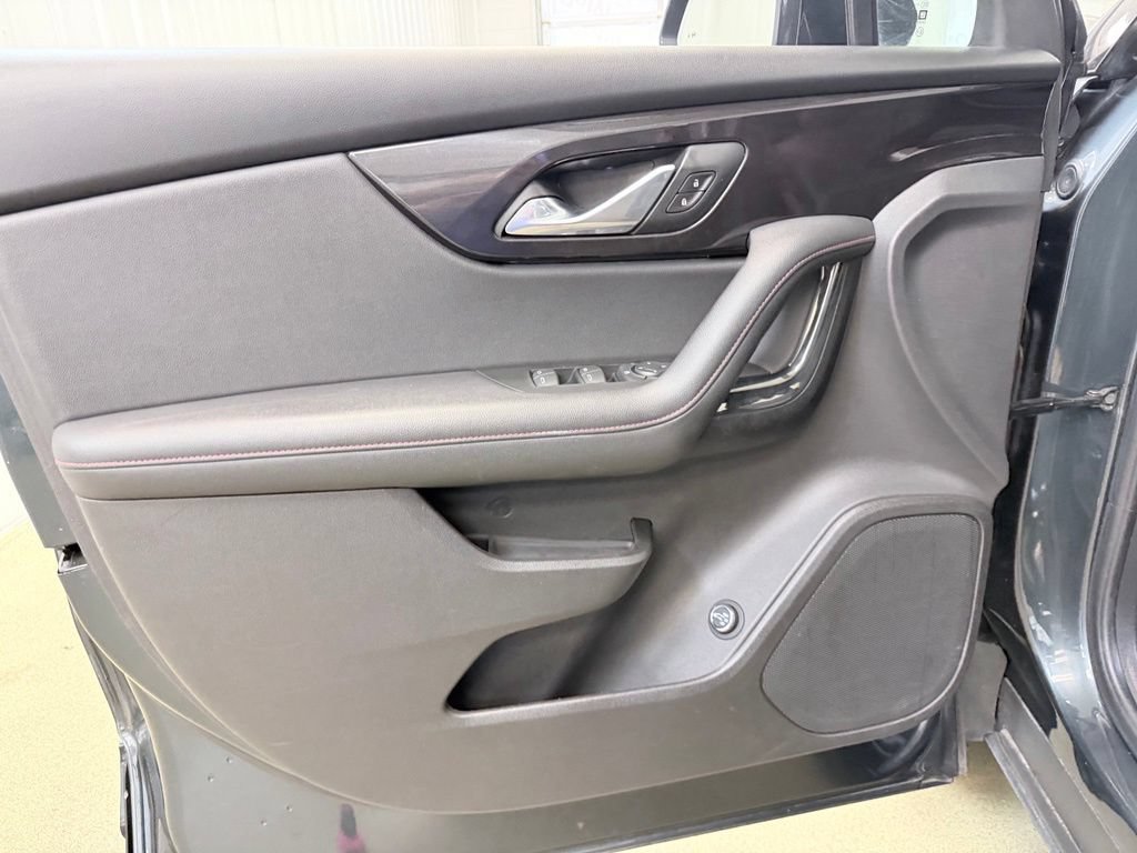 Used 2019 Chevrolet Blazer RS w/ LPO, Floor Liner Package FWD image 8
