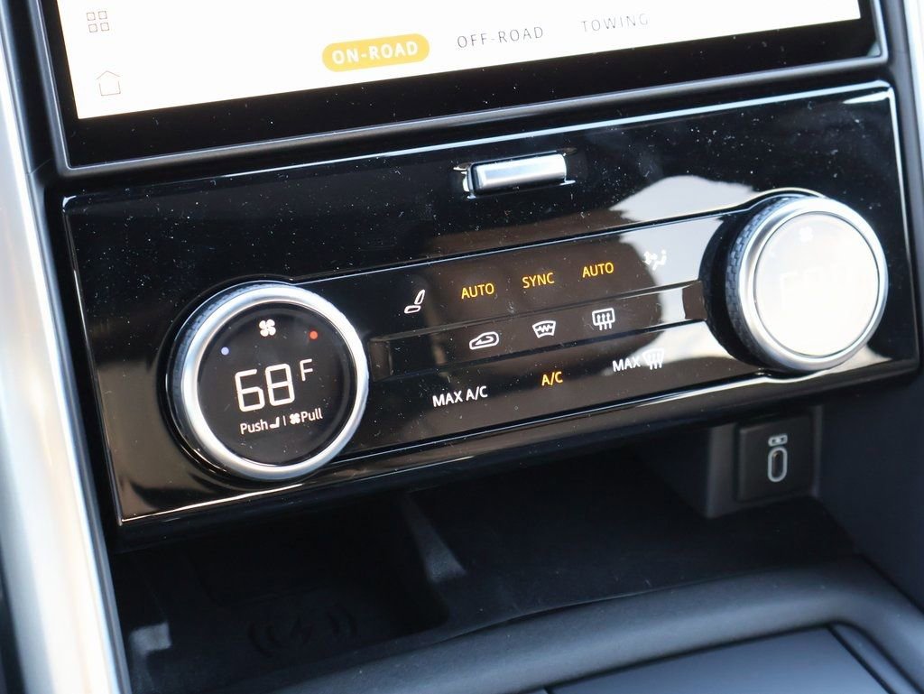 New 2026 Land Rover Discovery Limited Edition image 26