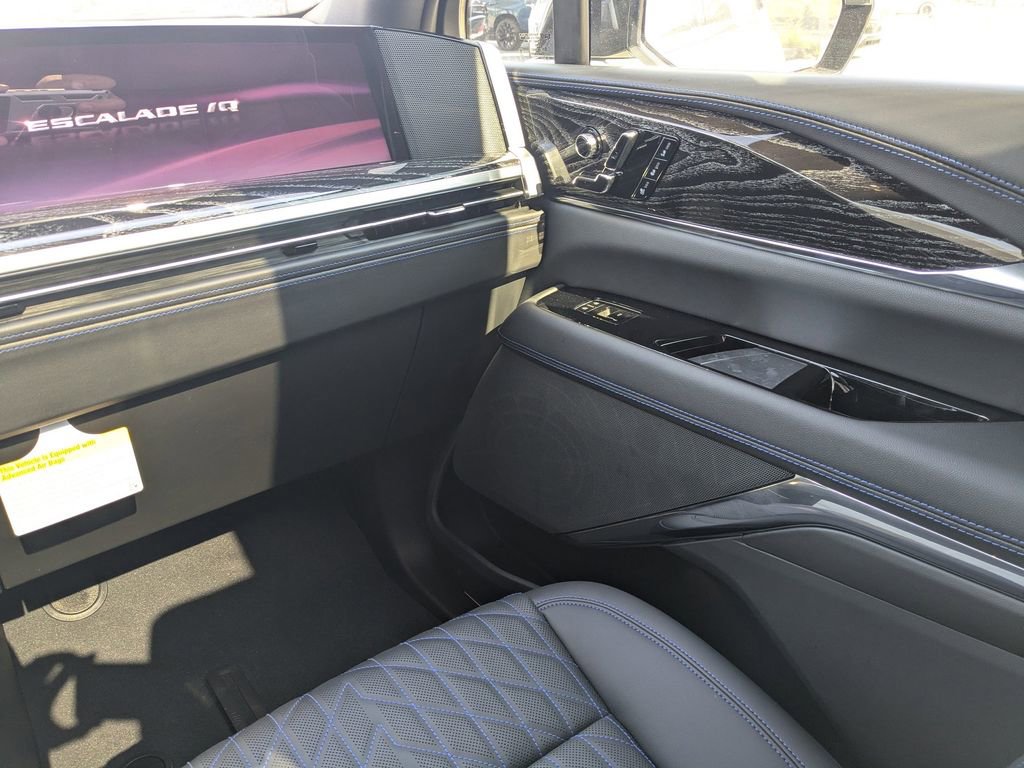 New 2025 Cadillac Escalade IQ Sport 1 w/ LPO, ONYX Package image 17